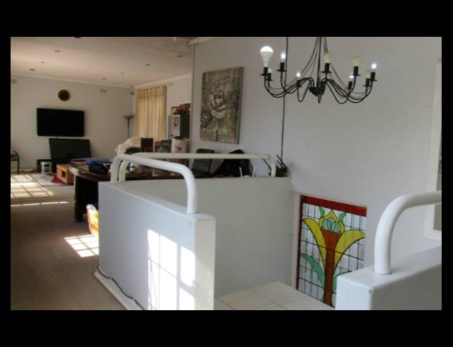 6 BEDROOM GATED ESTATE FOR SALE IN STRATHAVON